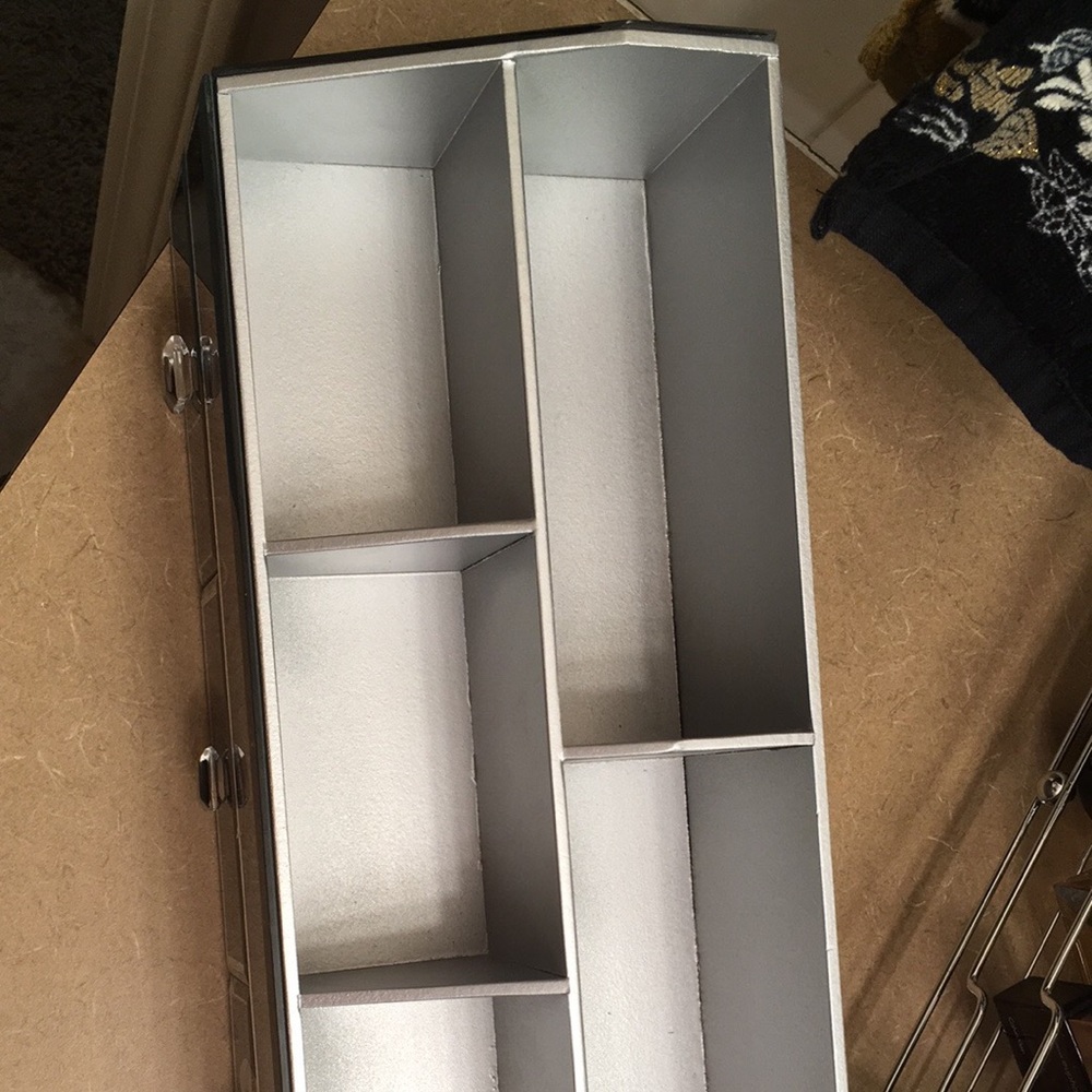 Makeup Holder - image 5